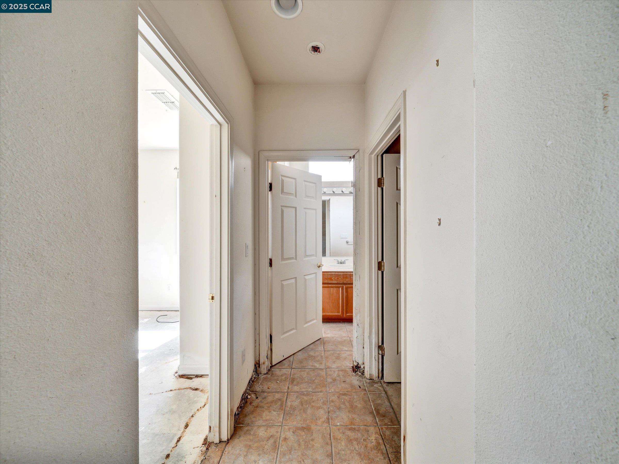 329 Brockton Place Rio Vista, CA 94571 - Photo 19 of 29 a view of a hallway with large windows