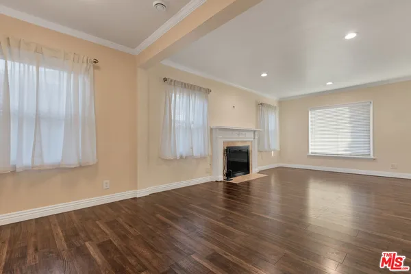 $6,000 | 6677 West 88th Street, Los Angeles, CA 90045