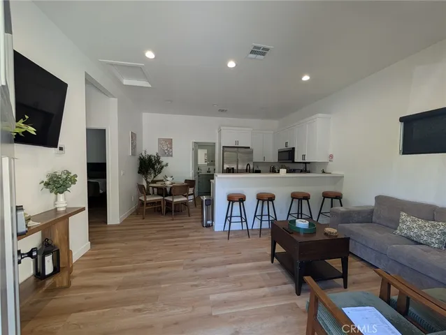 $3,300 | 311 West Green Street, Claremont, CA 91711