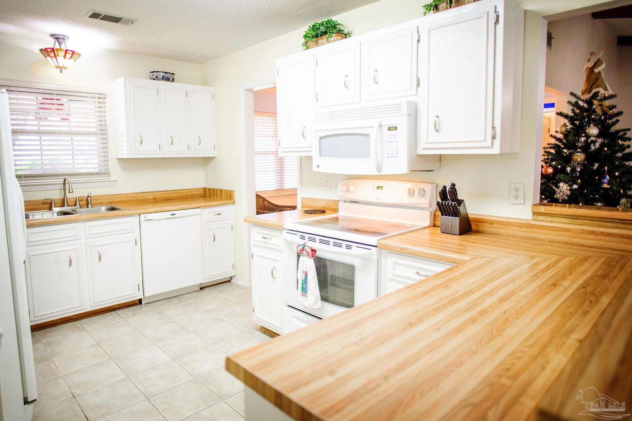 3038 Ranchette Square Gulf Breeze, FL 32563 - Photo 11 of 50 Gallery Image 11