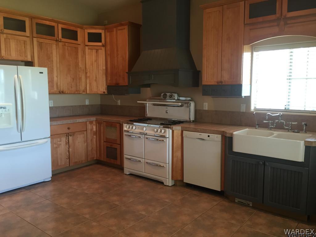 1302 Dike Road Mohave Valley, AZ 86440 - Photo 4 of 29 Kitchen