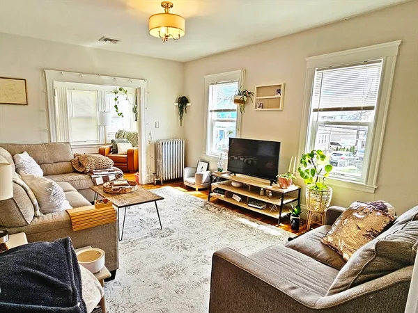 $3,600 | 233 Faneuil Street, Unit 2, Boston, MA 02135