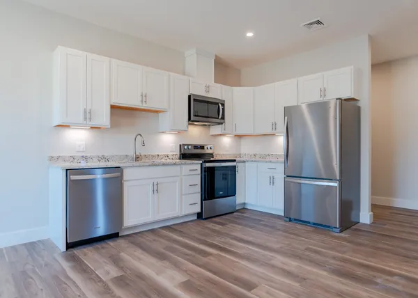 $2,250 | 18 Sullivan Street, Unit 202, Berwick, ME 03901