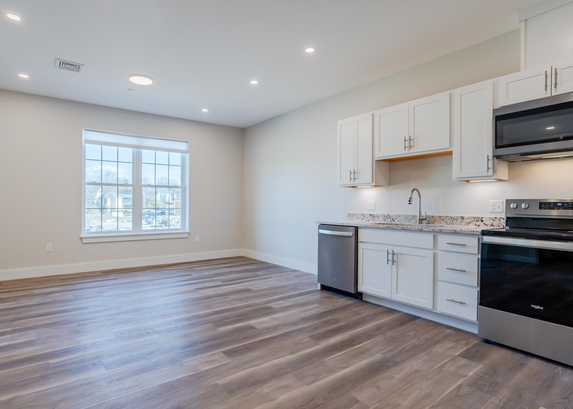 18 Sullivan Street, Unit 201 Berwick, ME 03901 - Photo 2 of 14