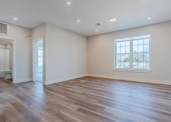 $2,250 | 18 Sullivan Street, Unit 202, Berwick, ME 03901