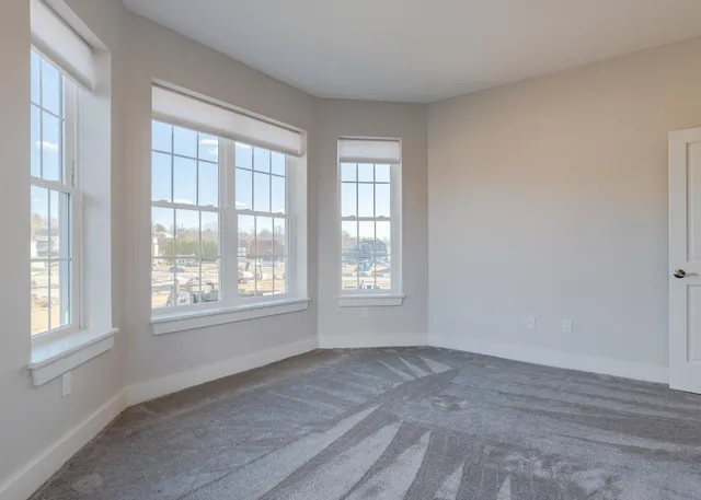 $2,250 | 18 Sullivan Street, Unit 201, Berwick, ME 03901