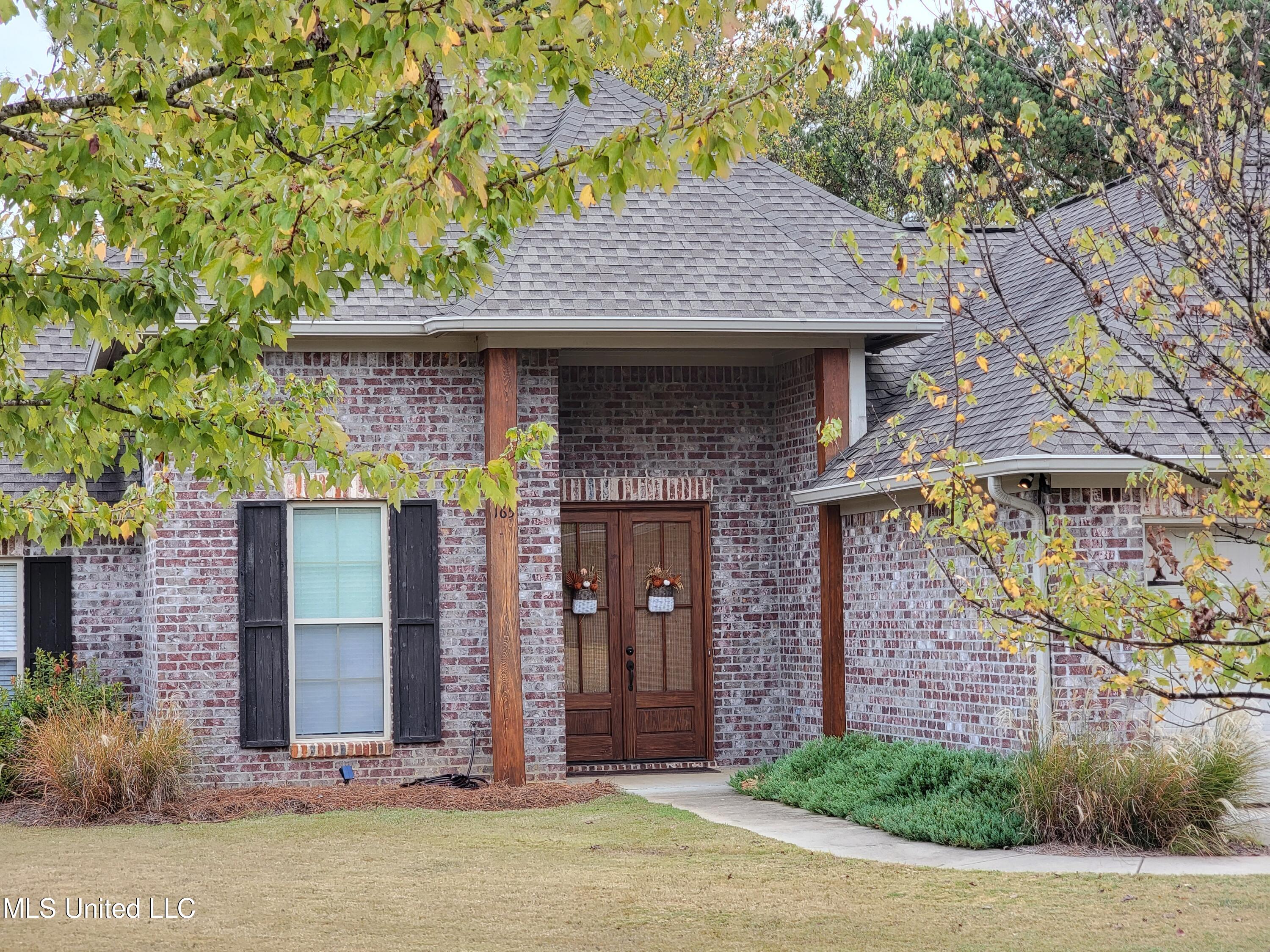 165 Westerly Place Madison, MS 39110 - Photo 2 of 30 20231113_094653