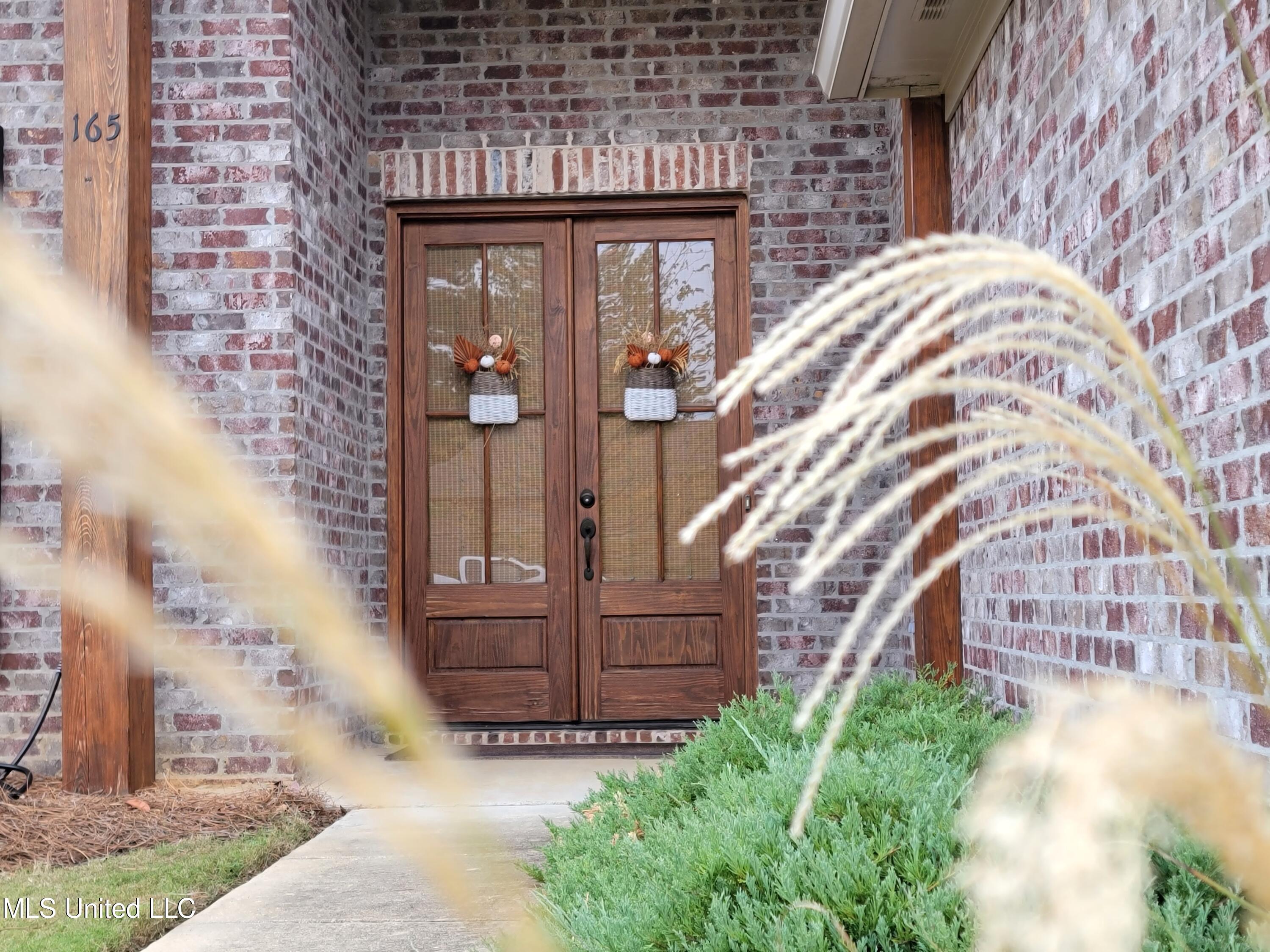 165 Westerly Place Madison, MS 39110 - Photo 3 of 30 20231113_094424