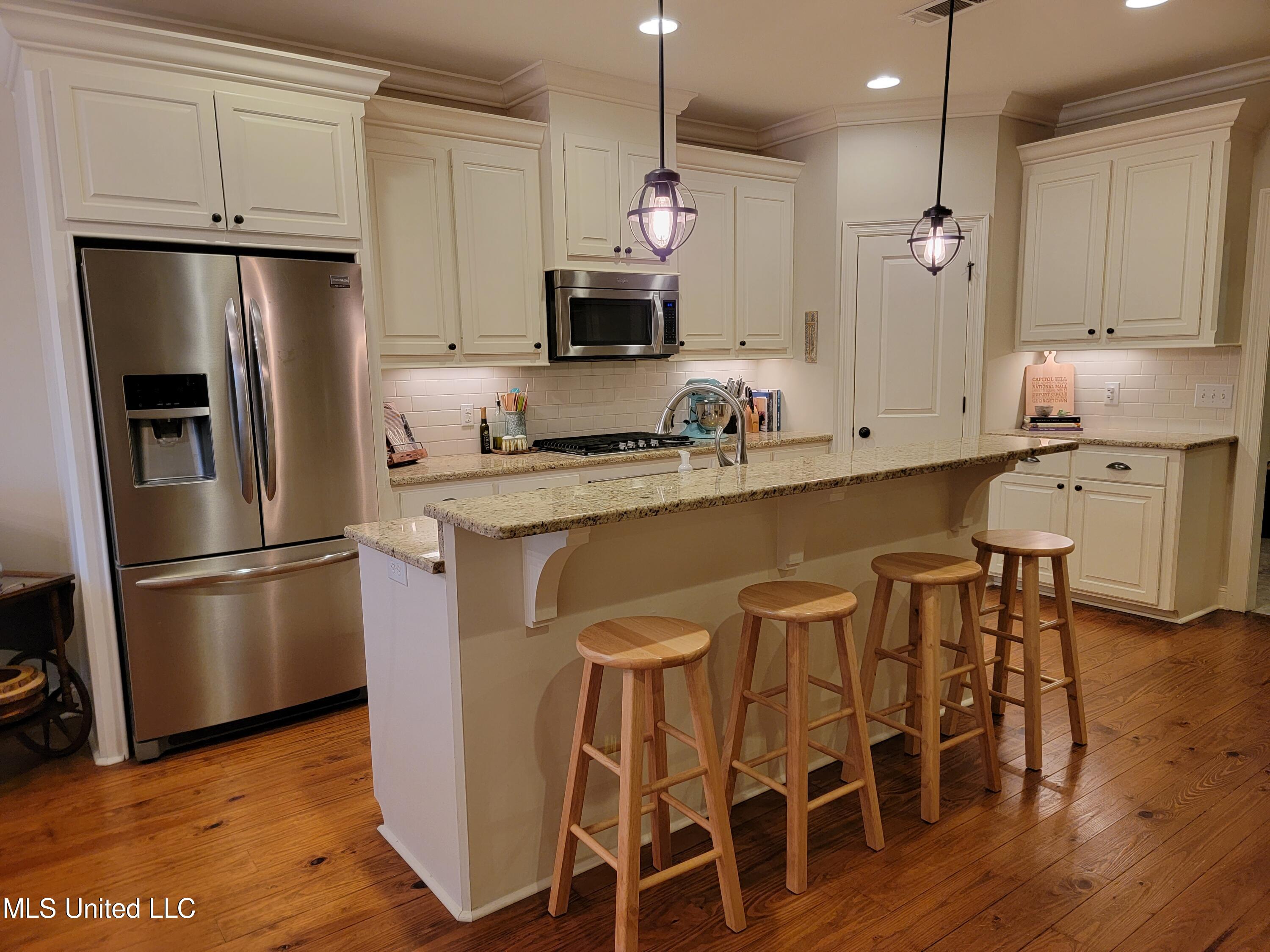 165 Westerly Place Madison, MS 39110 - Photo 8 of 30 20231113_083347