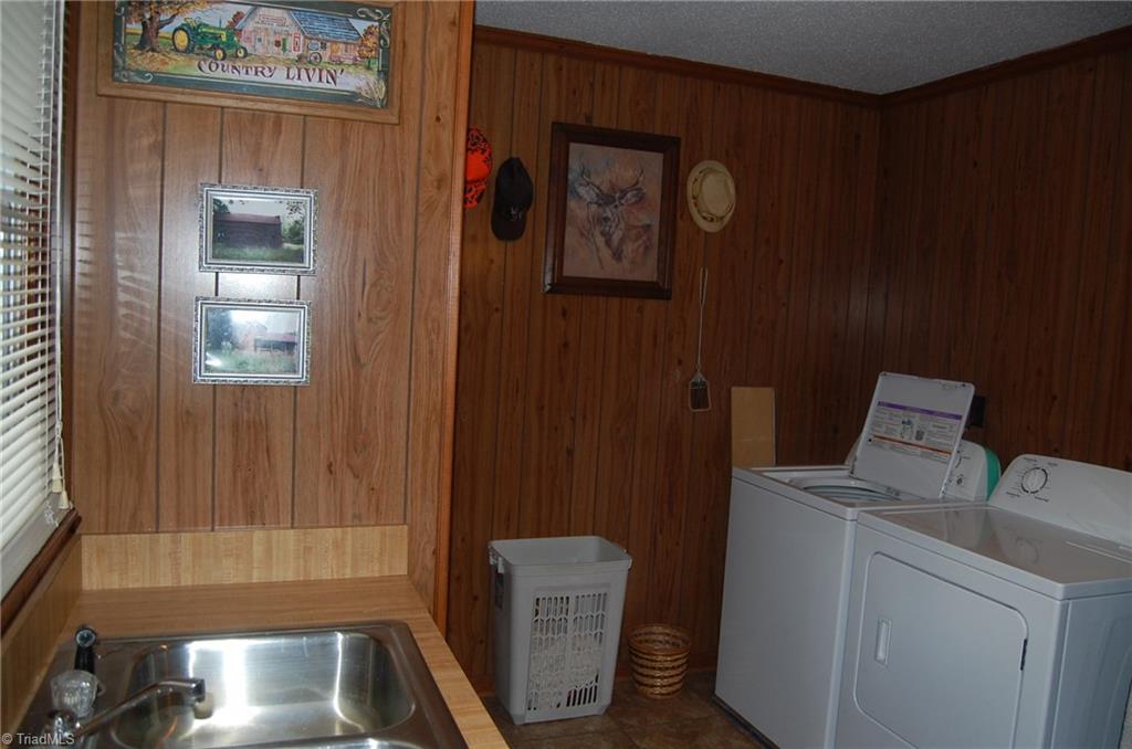 6736 Alamance County Line Road Liberty, NC 27298 - Photo 3 of 22 Gallery Image 3
