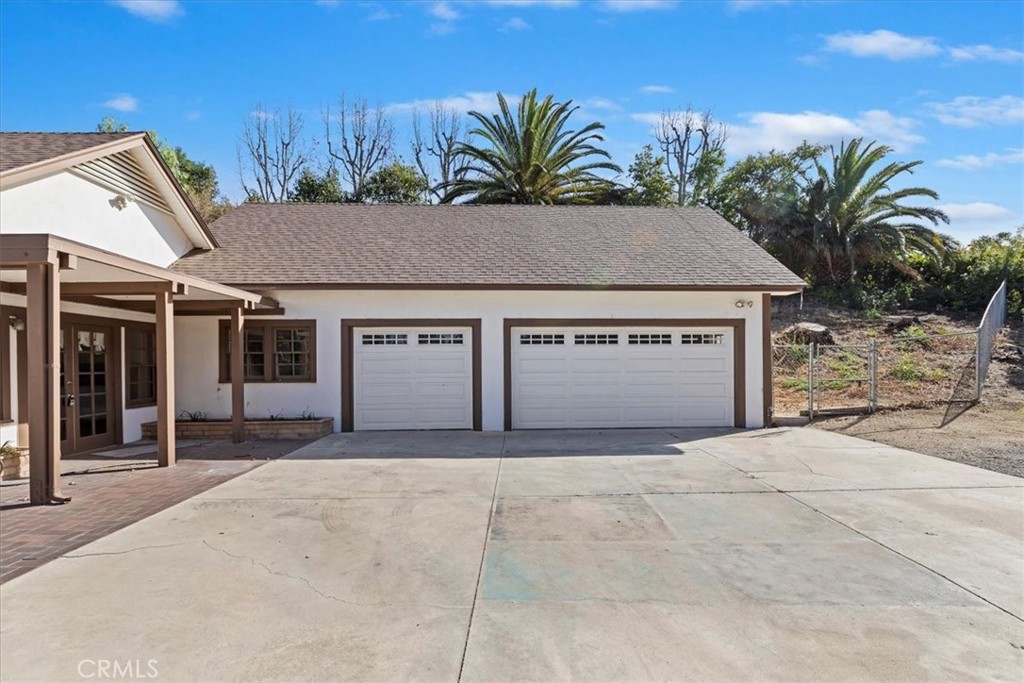 2154 Gainsborough Drive Riverside, CA 92506 - Photo 9 of 43 a house with a outdoor space