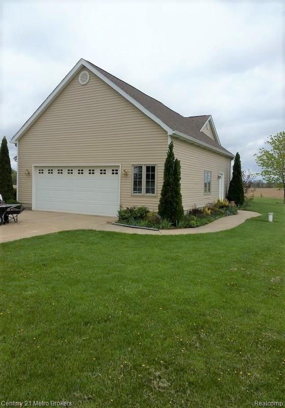 11214 Pittsburg Road Durand, MI 48429 - Photo 19 of 26 20170505_112414.jpg