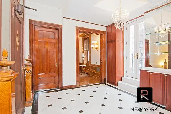 $39,000 | 21 East 84th Street | Upper East Side