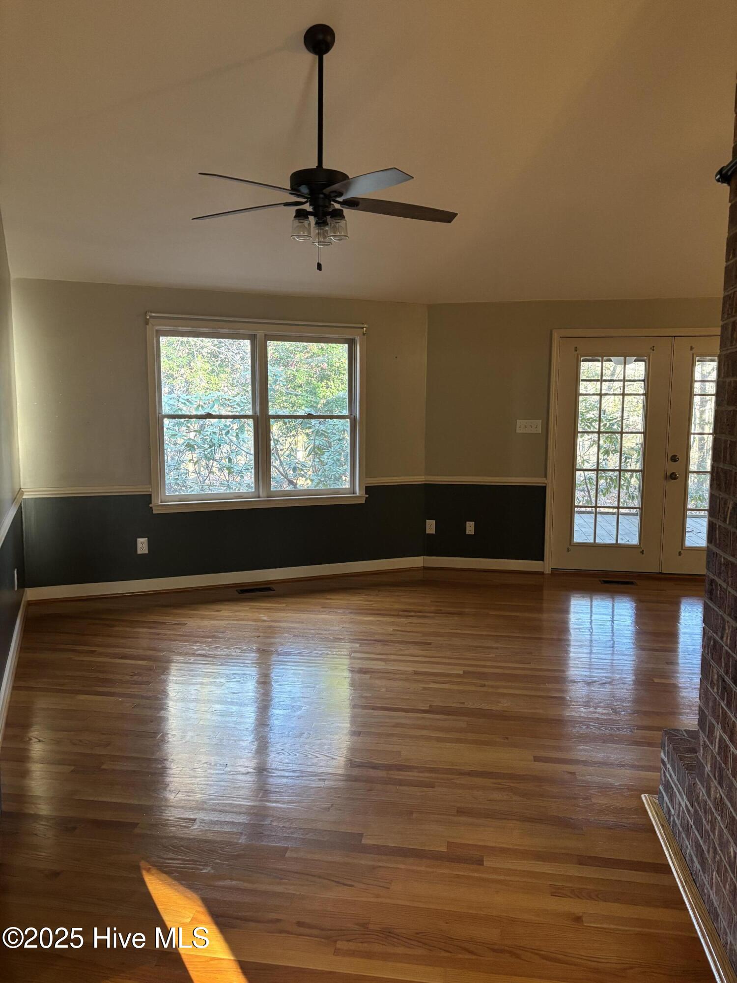 150 Lewis Lane Jackson, NC 27845 - Photo 11 of 42 Living Room