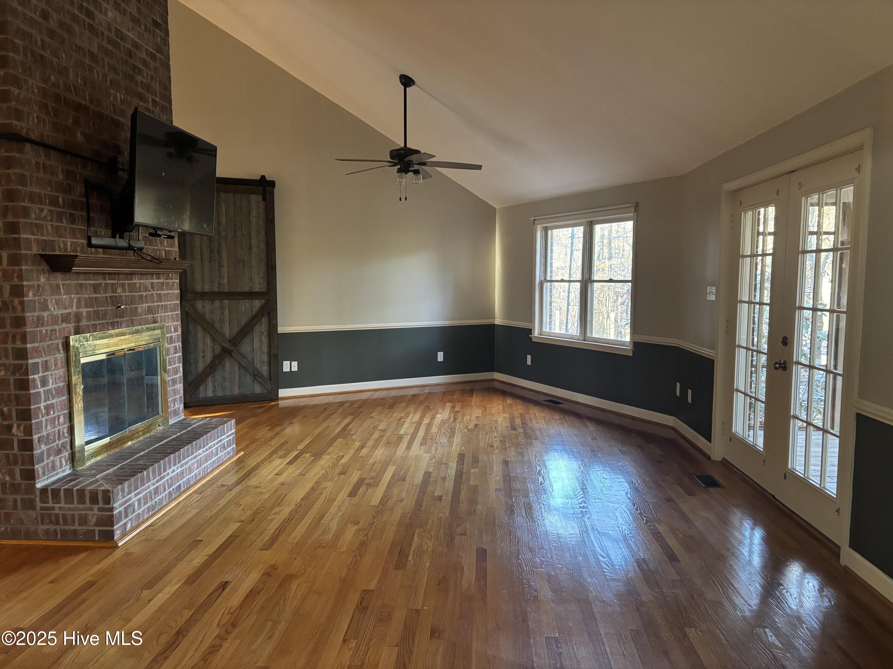 150 Lewis Lane Jackson, NC 27845 - Photo 14 of 42 Living Room