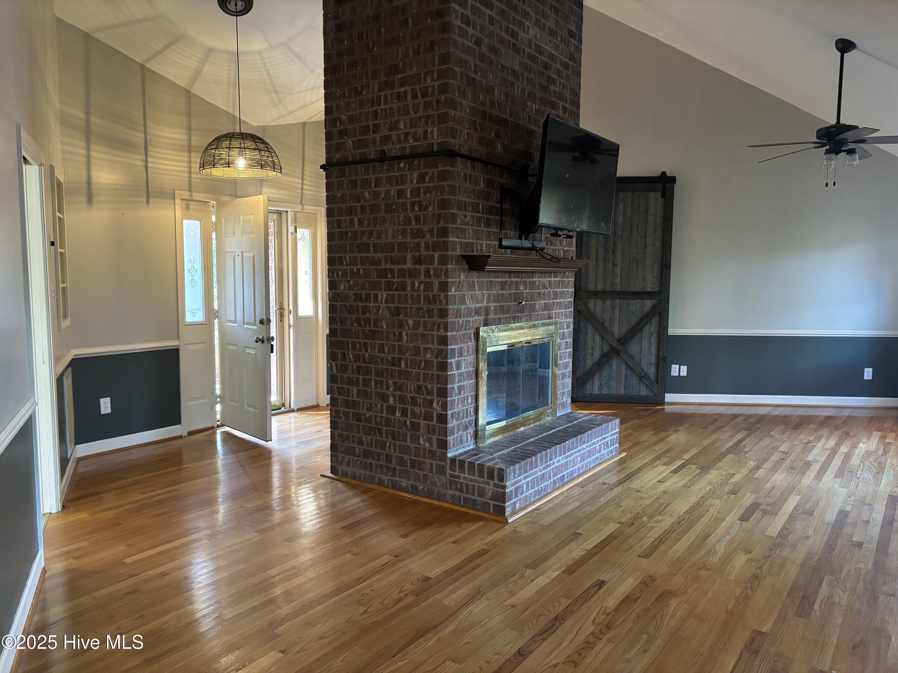 150 Lewis Lane Jackson, NC 27845 - Photo 15 of 42 Living Room