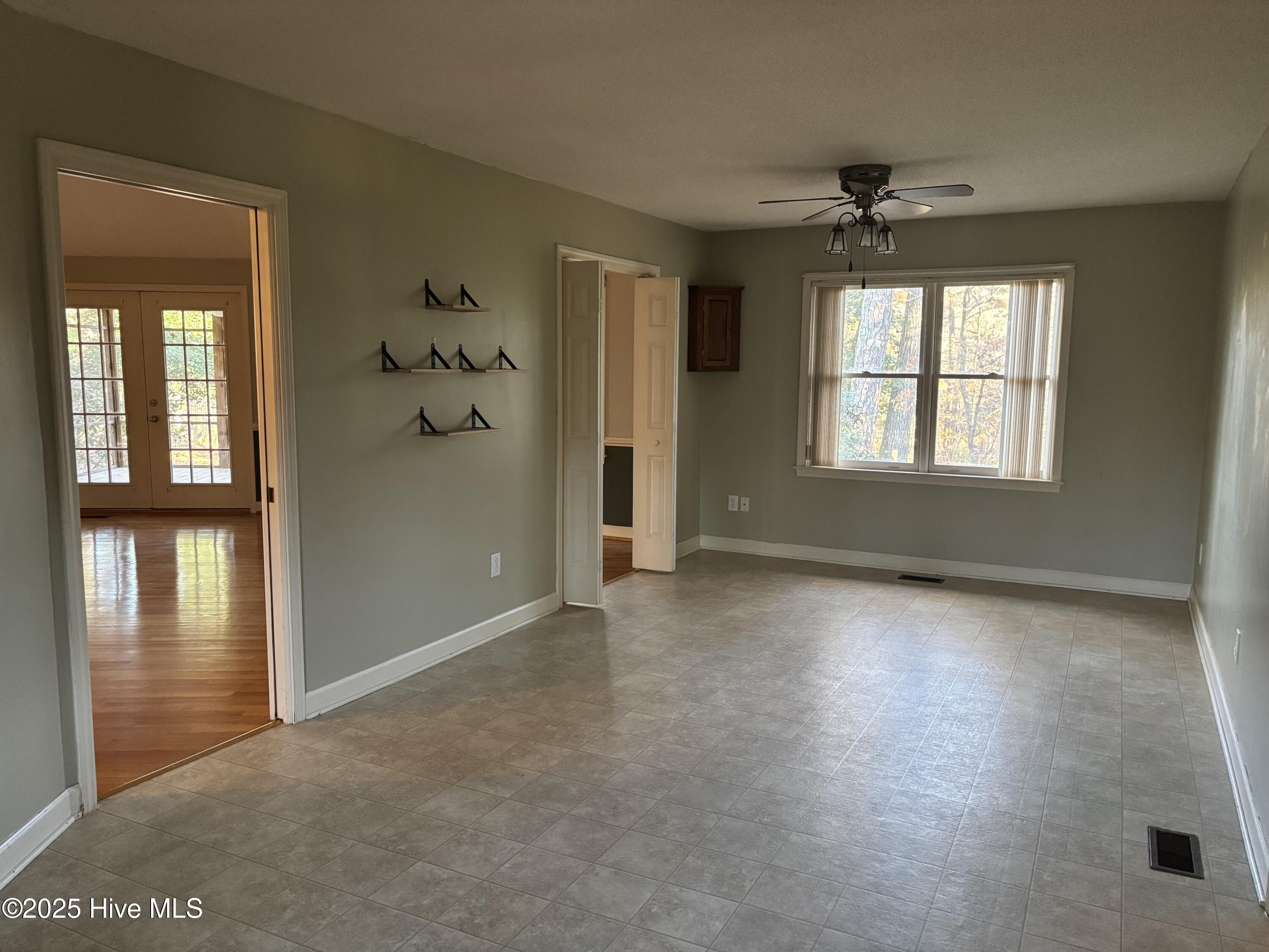 150 Lewis Lane Jackson, NC 27845 - Photo 17 of 42 Dining Room
