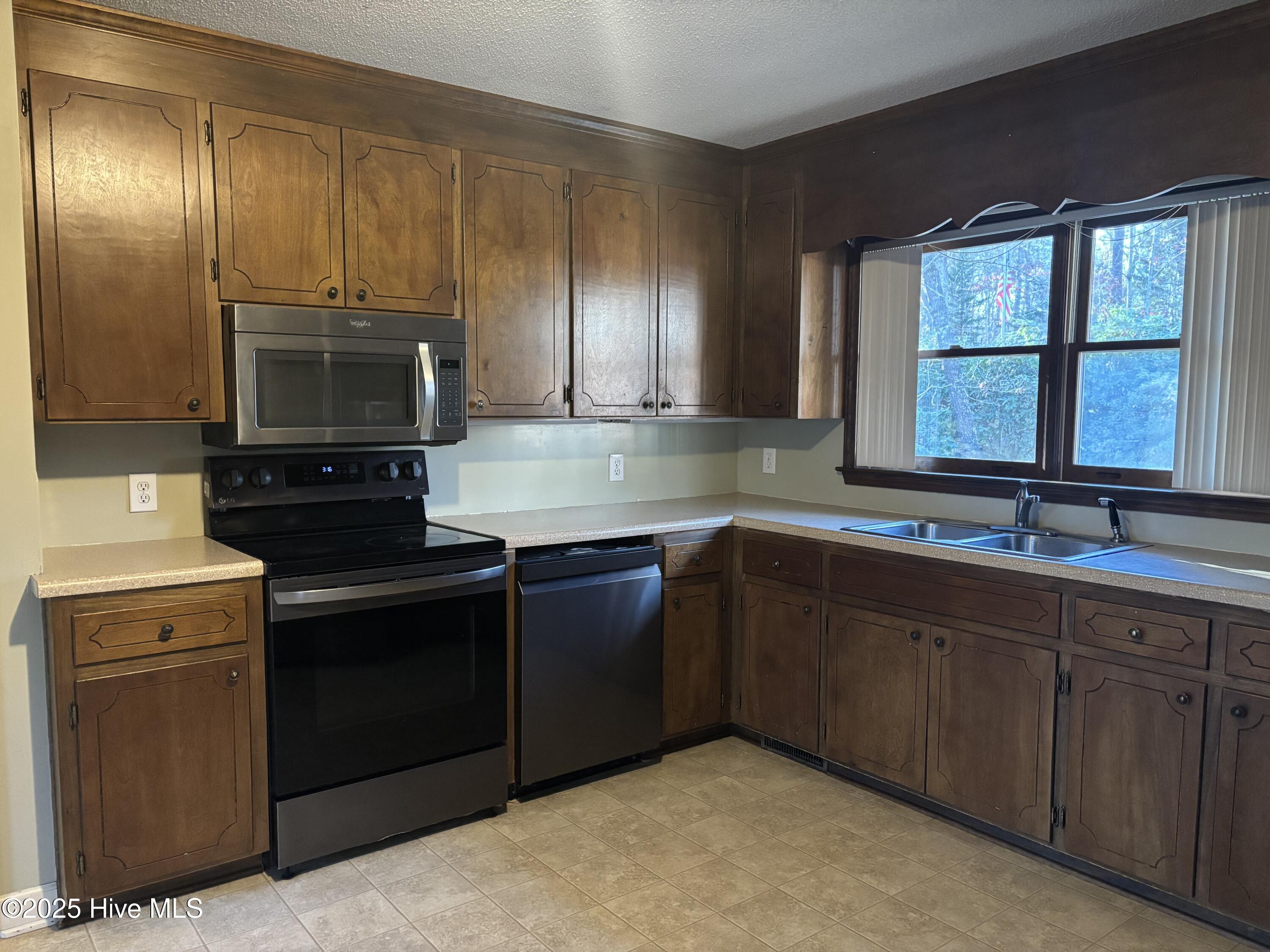150 Lewis Lane Jackson, NC 27845 - Photo 19 of 42 Kitchen