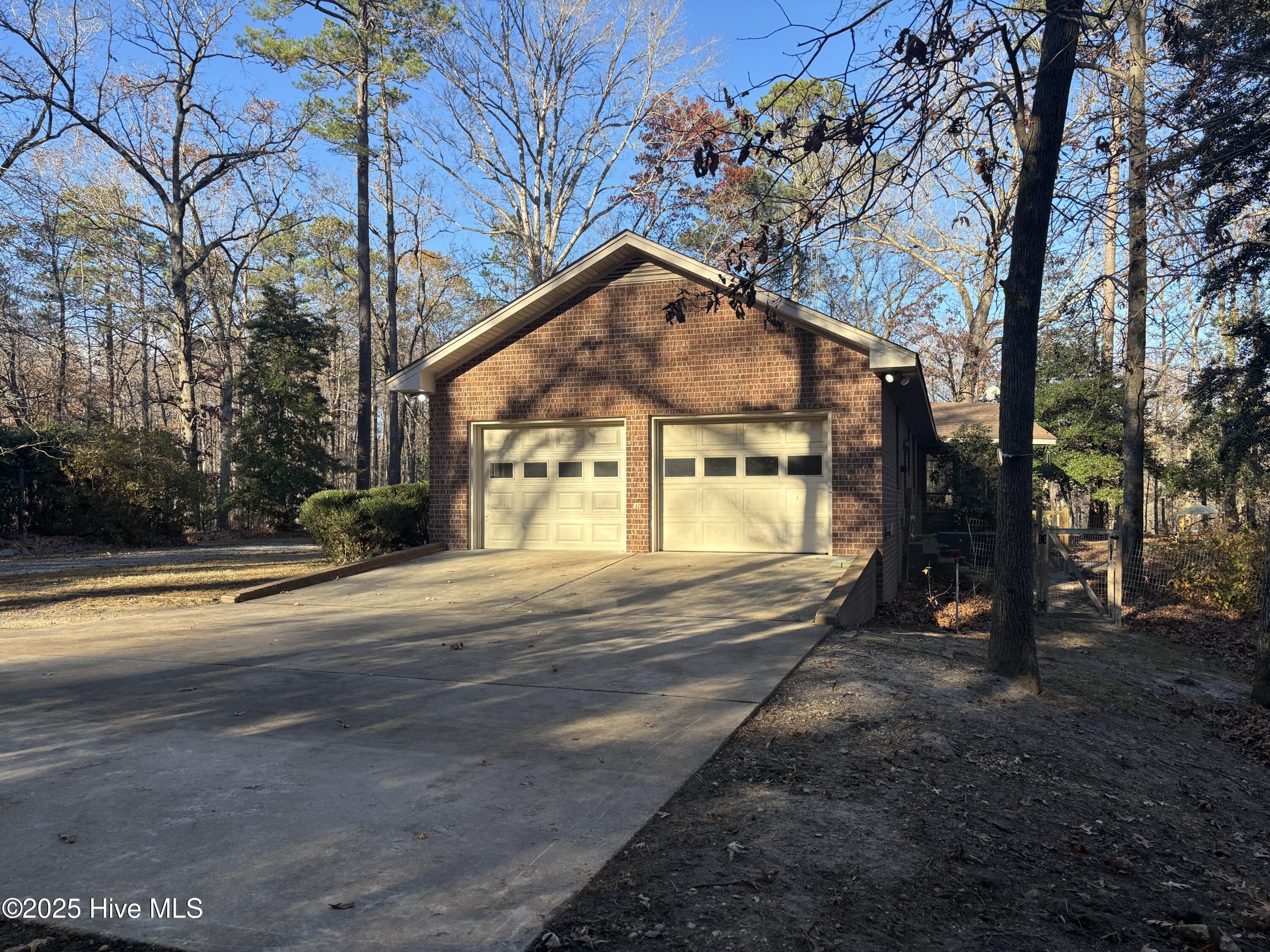 150 Lewis Lane Jackson, NC 27845 - Photo 4 of 42 Double Garage