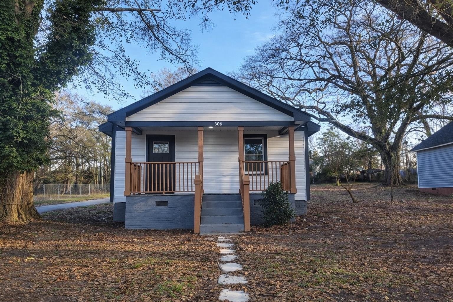 306 Spruce Street Spartanburg, SC 29303 - Photo 1 of 16