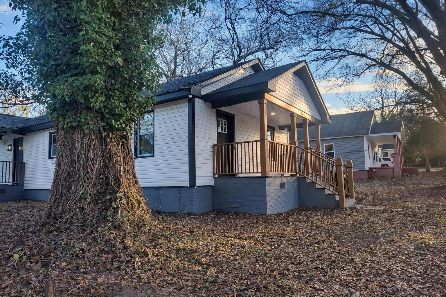 306 Spruce Street Spartanburg, SC 29303 - Photo 2 of 16
