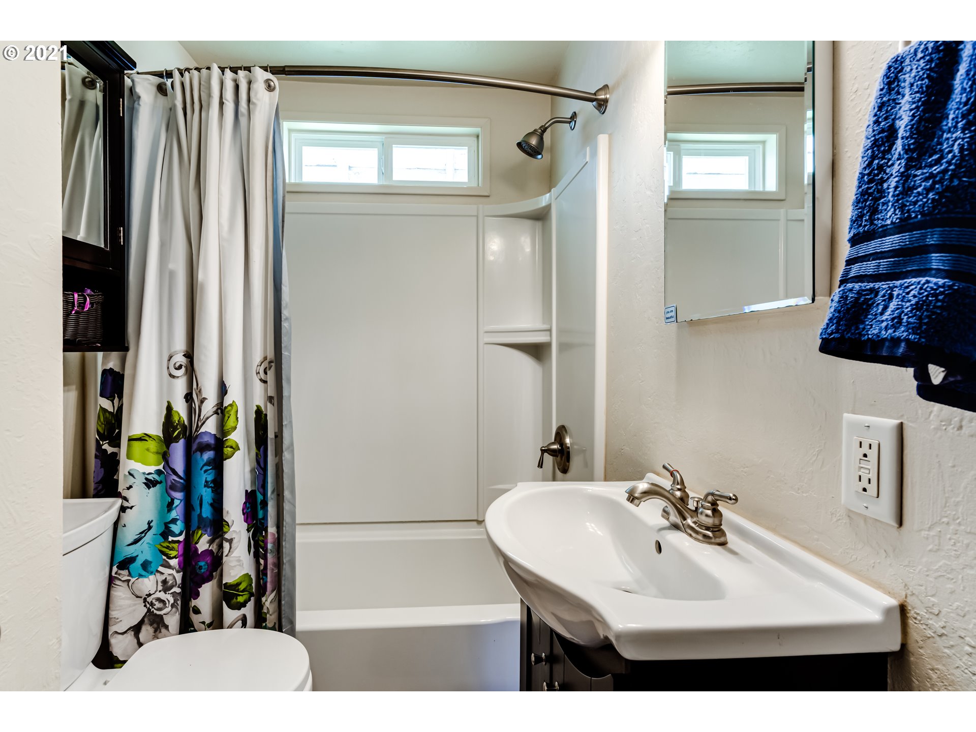471 West N Street Springfield, OR 97477 - Photo 13 of 31