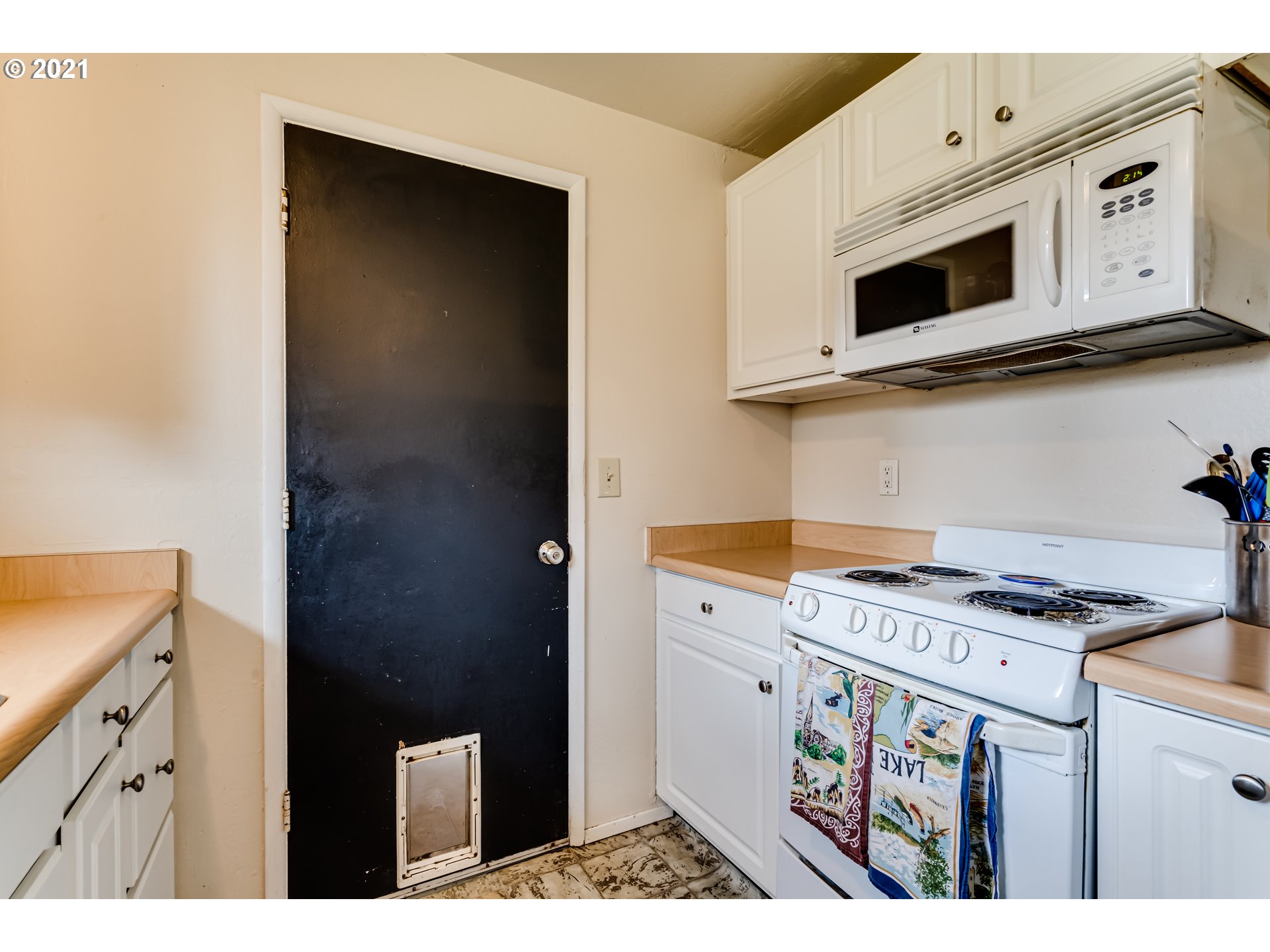 471 West N Street Springfield, OR 97477 - Photo 10 of 31