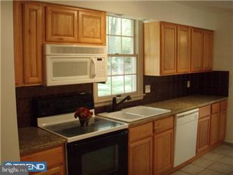30 Mill Road Shamong, NJ 08088 - Photo 4 of 11 Kitchen
