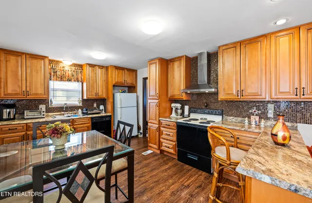 $469,900 | 9504 Bob Gray Road, Knoxville, TN 37923