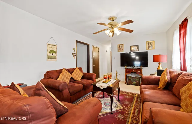 $469,900 | 9504 Bob Gray Road, Knoxville, TN 37923