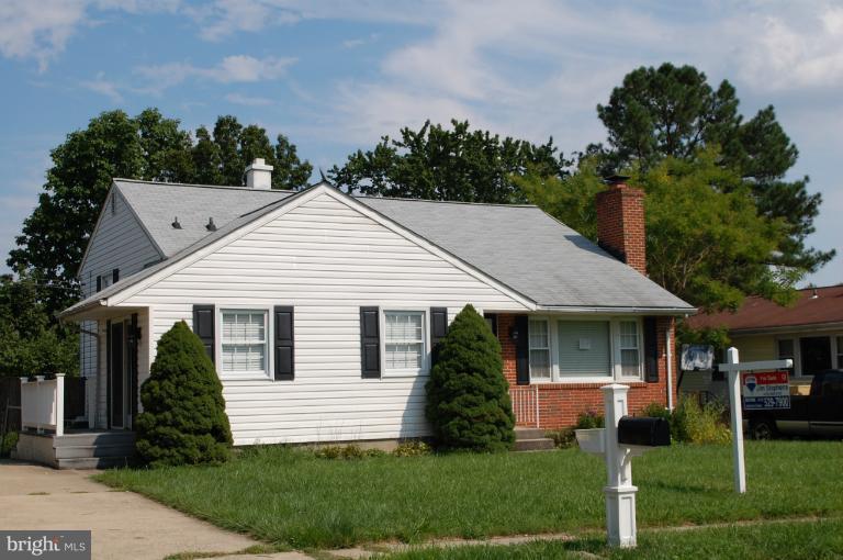 8907 Parlo Road Nottingham, MD 21236 - Photo 1 of 13 Exterior (Front)