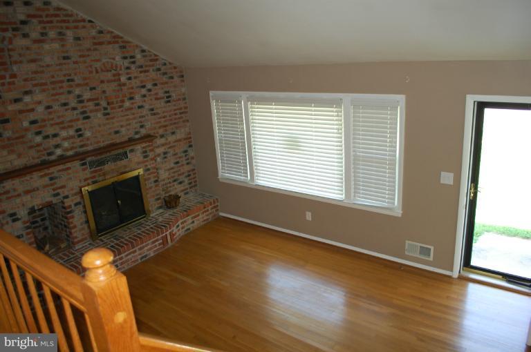 8907 Parlo Road Nottingham, MD 21236 - Photo 12 of 13 Living Room