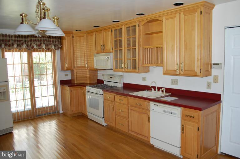 8907 Parlo Road Nottingham, MD 21236 - Photo 3 of 13 Kitchen