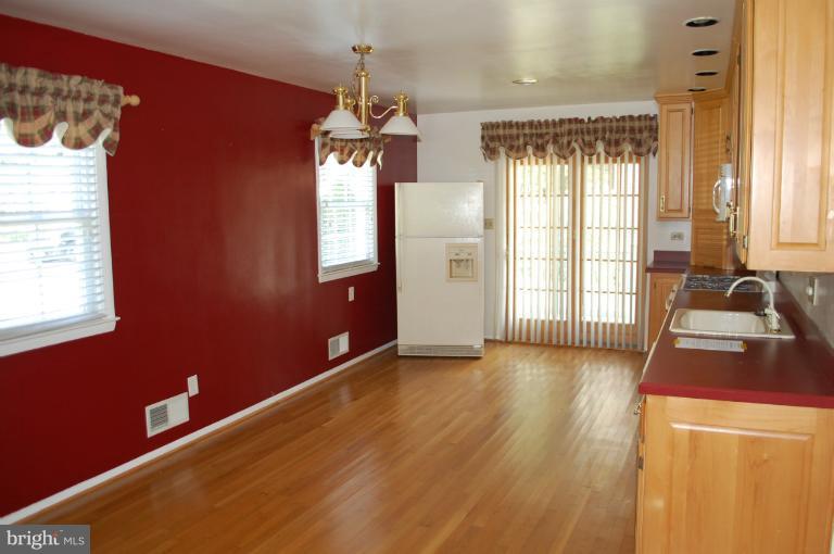 8907 Parlo Road Nottingham, MD 21236 - Photo 4 of 13 Kitchen