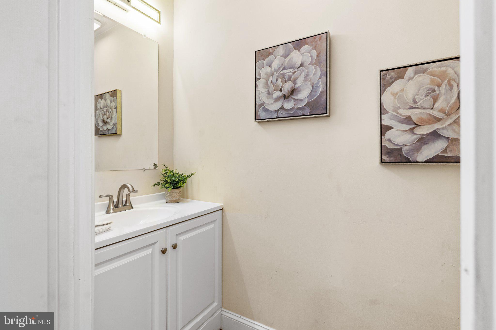 173 East Village Road Elkton, MD 21921 - Photo 10 of 24 MAIN LEVEL HALF BATH
