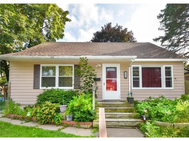 $299,900 | 150 Westchester Drive, West St. Paul, MN 55118