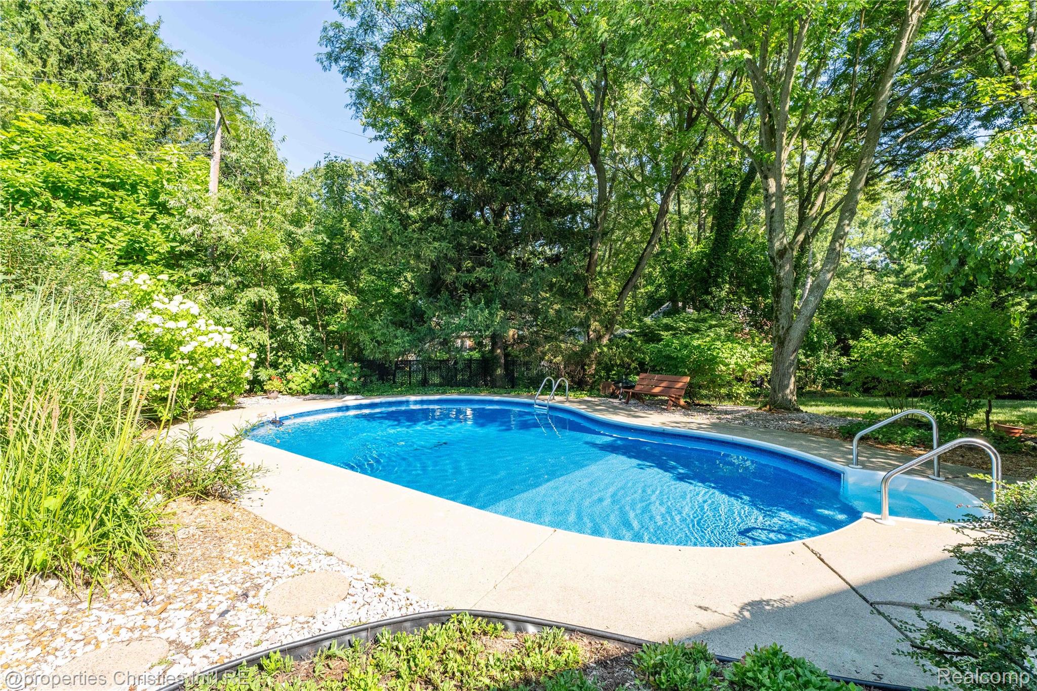 3560 Beach Road Troy, MI 48084 - Photo 31 of 40 33.jpg