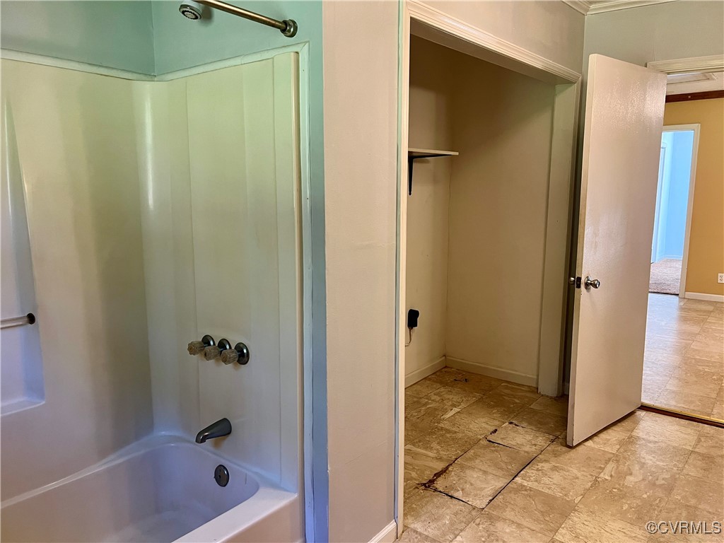 2733 Indian Oak Road Crewe, VA 23930 - Photo 20 of 31 a bathroom with a shower and a tub