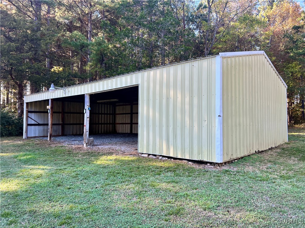 2733 Indian Oak Road Crewe, VA 23930 - Photo 27 of 31 a view of a backyard