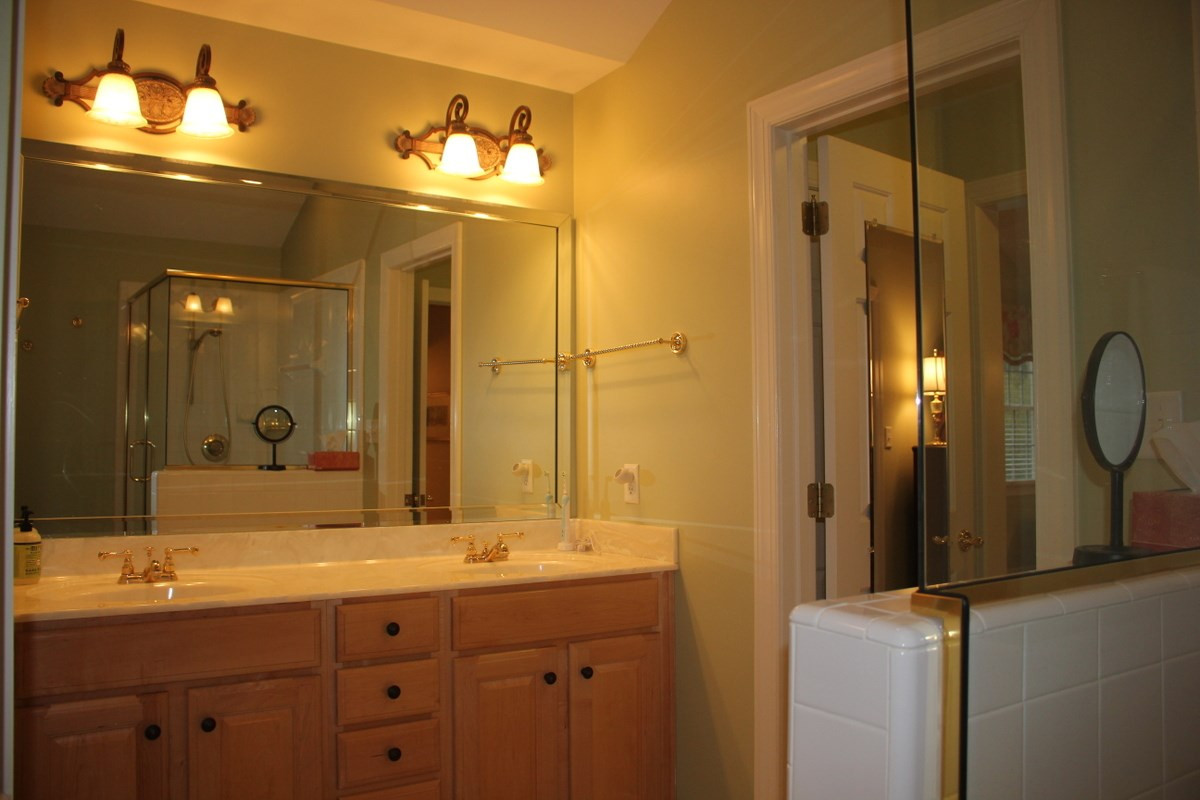 7405 Fontana Ridge Lane Raleigh, NC 27613 - Photo 19 of 25 Master Bath/Spa