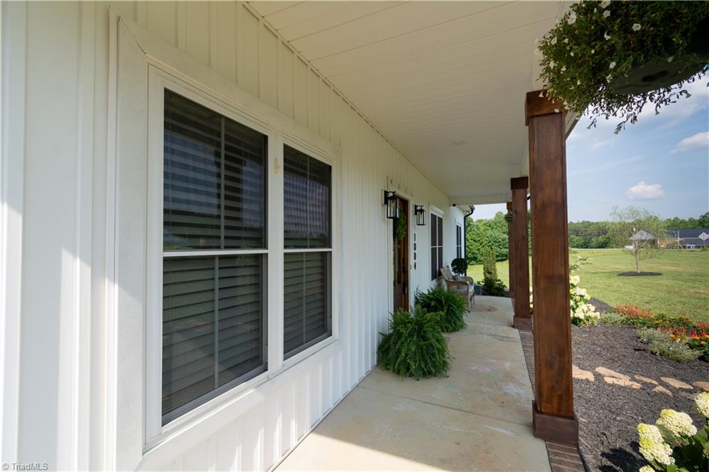 1004 Tilley Farm Road Pinnacle, NC 27043 - Photo 6 of 45 Gallery Image 6