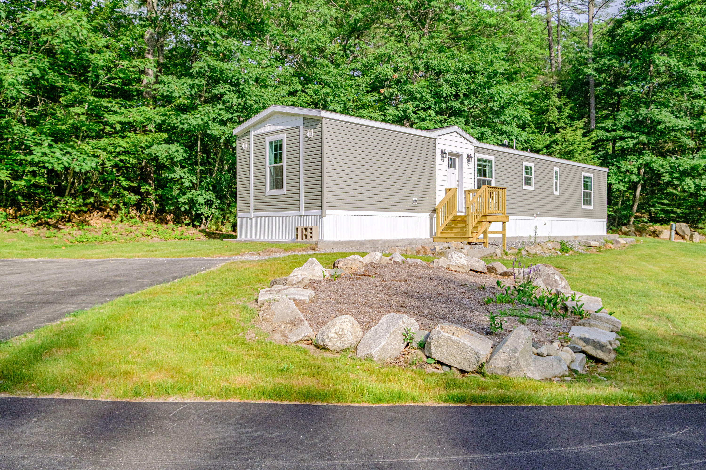 2 Laurik Lane Naples, ME 04055 - Photo 2 of 34 20250702gp-60002