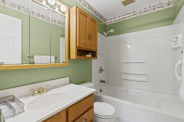 $349,900 | 3 Crestwood Drive, Rotterdam, NY 12306