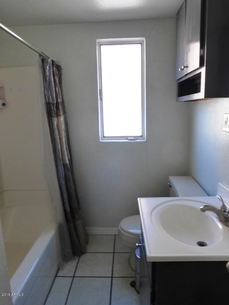 1639 West Roma Avenue Phoenix, AZ 85015 - Photo 11 of 15 13 hall bath