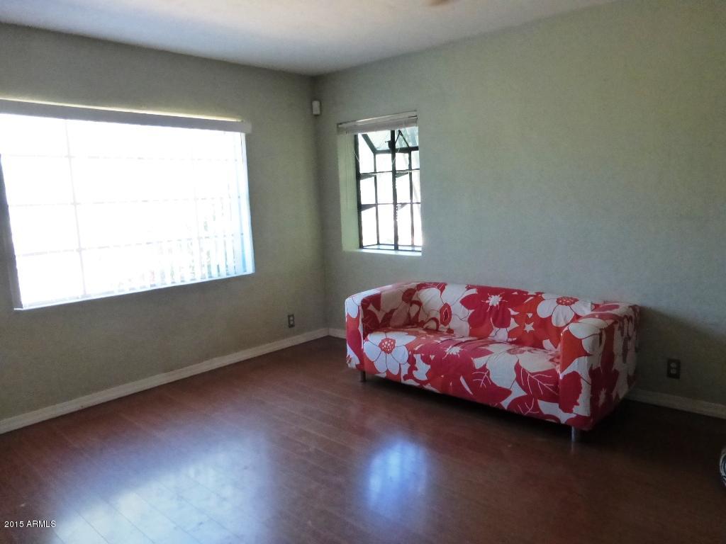1639 West Roma Avenue Phoenix, AZ 85015 - Photo 5 of 15 7 living room