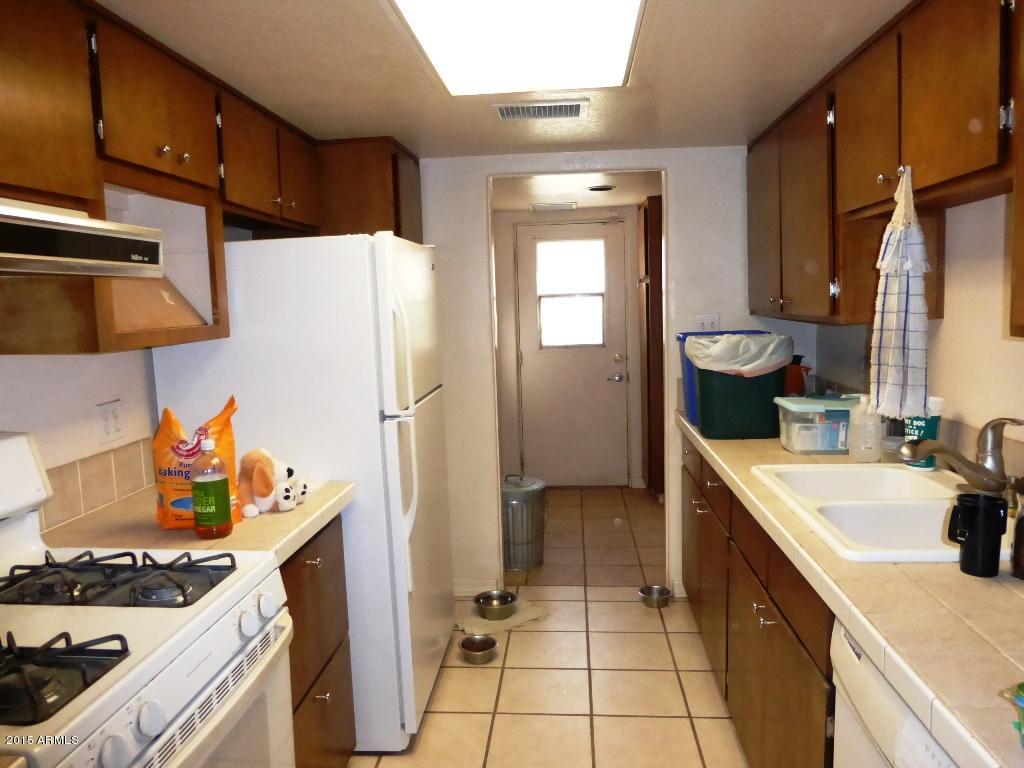 1639 West Roma Avenue Phoenix, AZ 85015 - Photo 7 of 15 10 kitchen