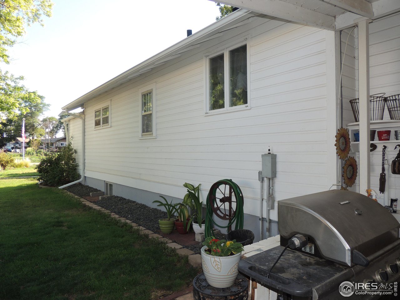 3920 Northeast County Line Road Erie, CO 80516 - Photo 35 of 37 Side of home
