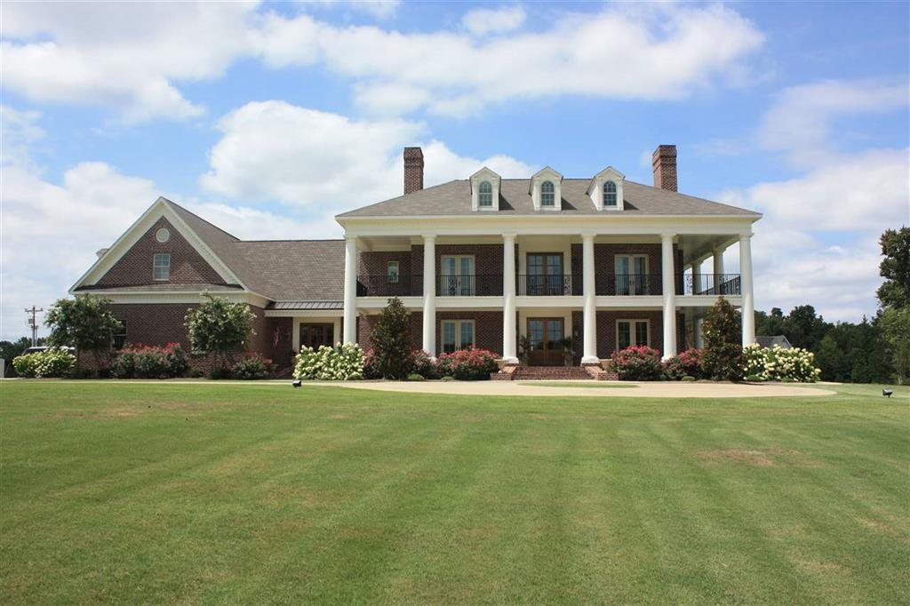 288 Irvin Road Stantonville, TN 38379 - Photo 2 of 25 SPRAWLING ESTATE / FENCED WITH 200+ACRES/CENTURY OLD RED OAKS/ GRAND BALCONIES/JUST MINUTES FROM SHILOH NATIONAL PARK AND PICKWICK LANDING STATE PARK