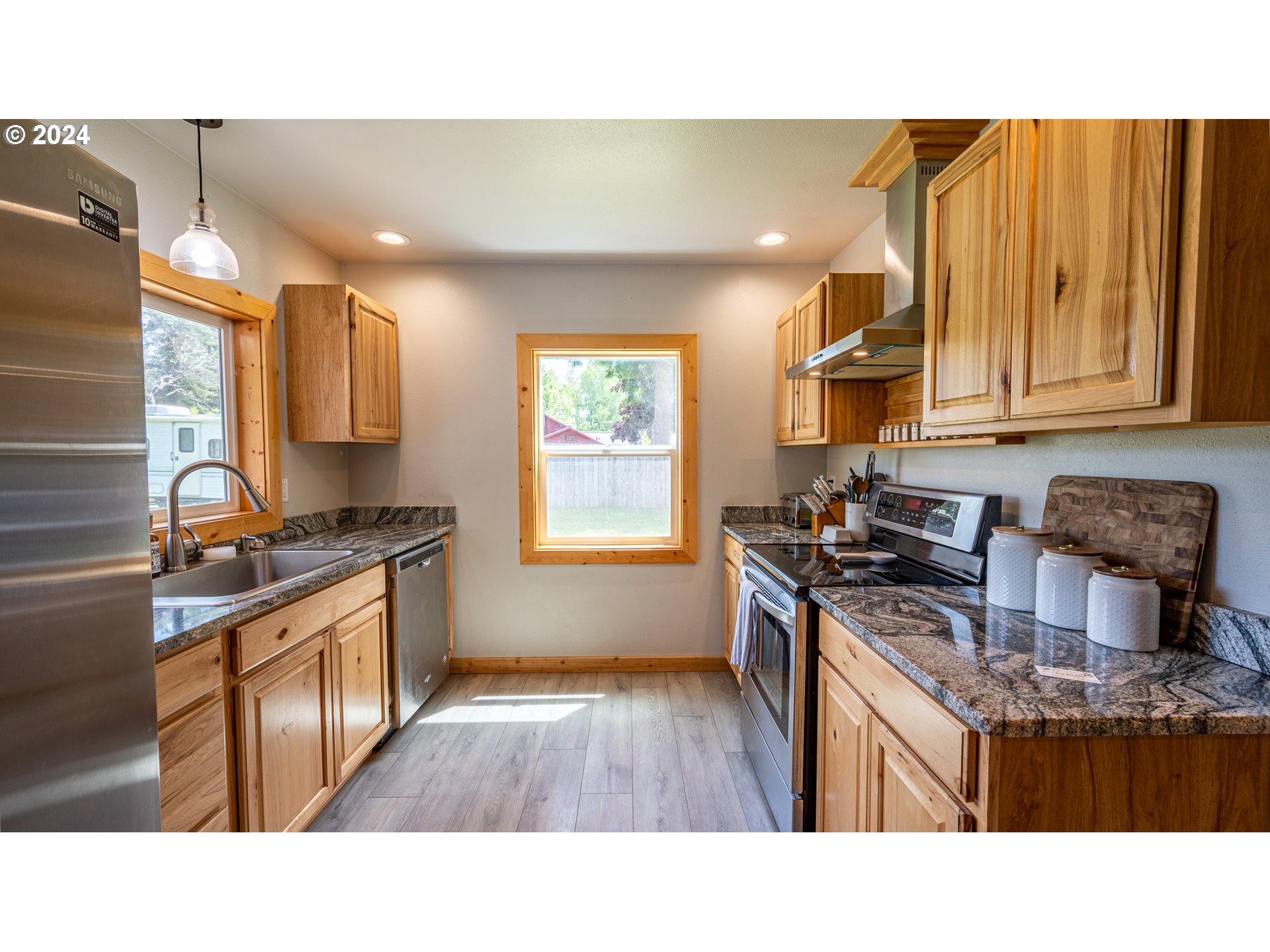 737 18th Street Myrtle Point, OR 97458 - Photo 11 of 37 Gallery Image 11