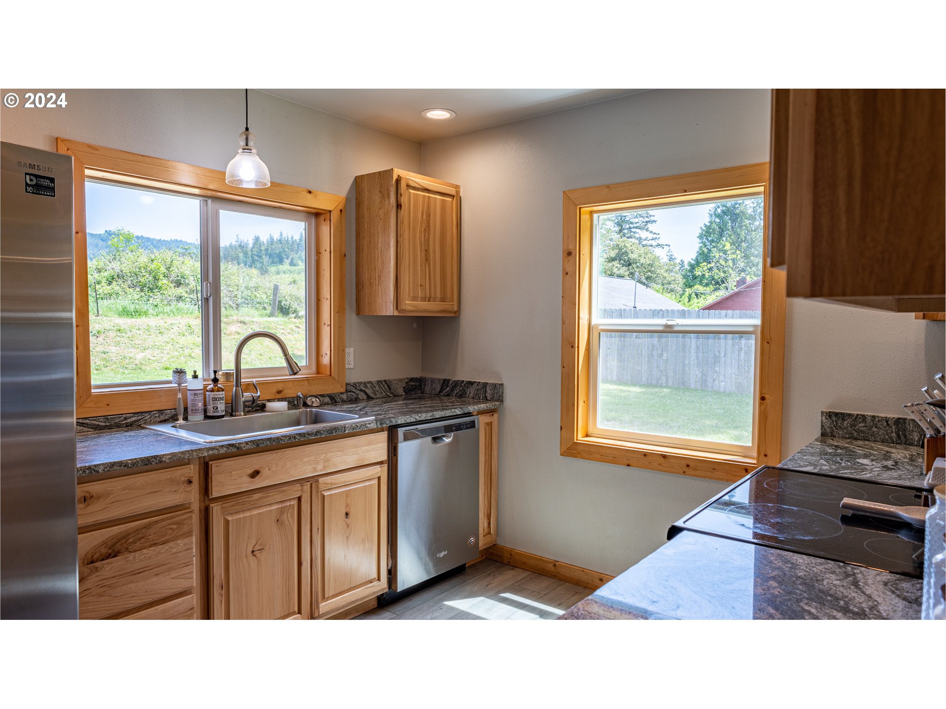 737 18th Street Myrtle Point, OR 97458 - Photo 12 of 37 Gallery Image 12